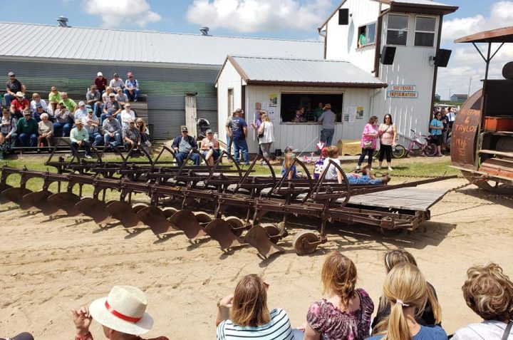 Makoti Threshing Show