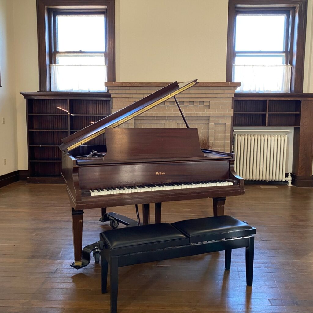 Carnegie Center - Piano